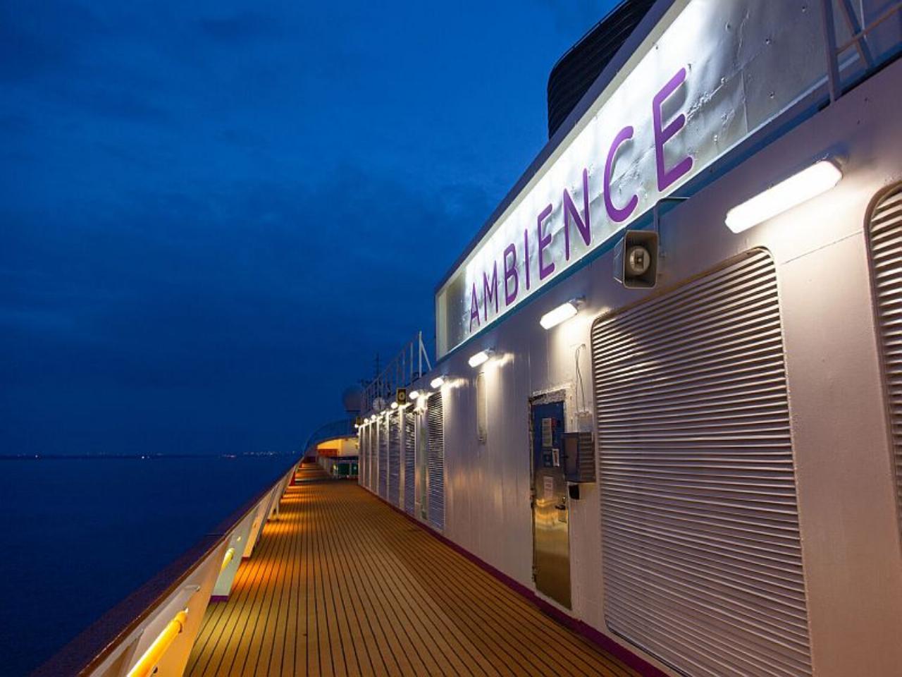 Cruises, holidays 22