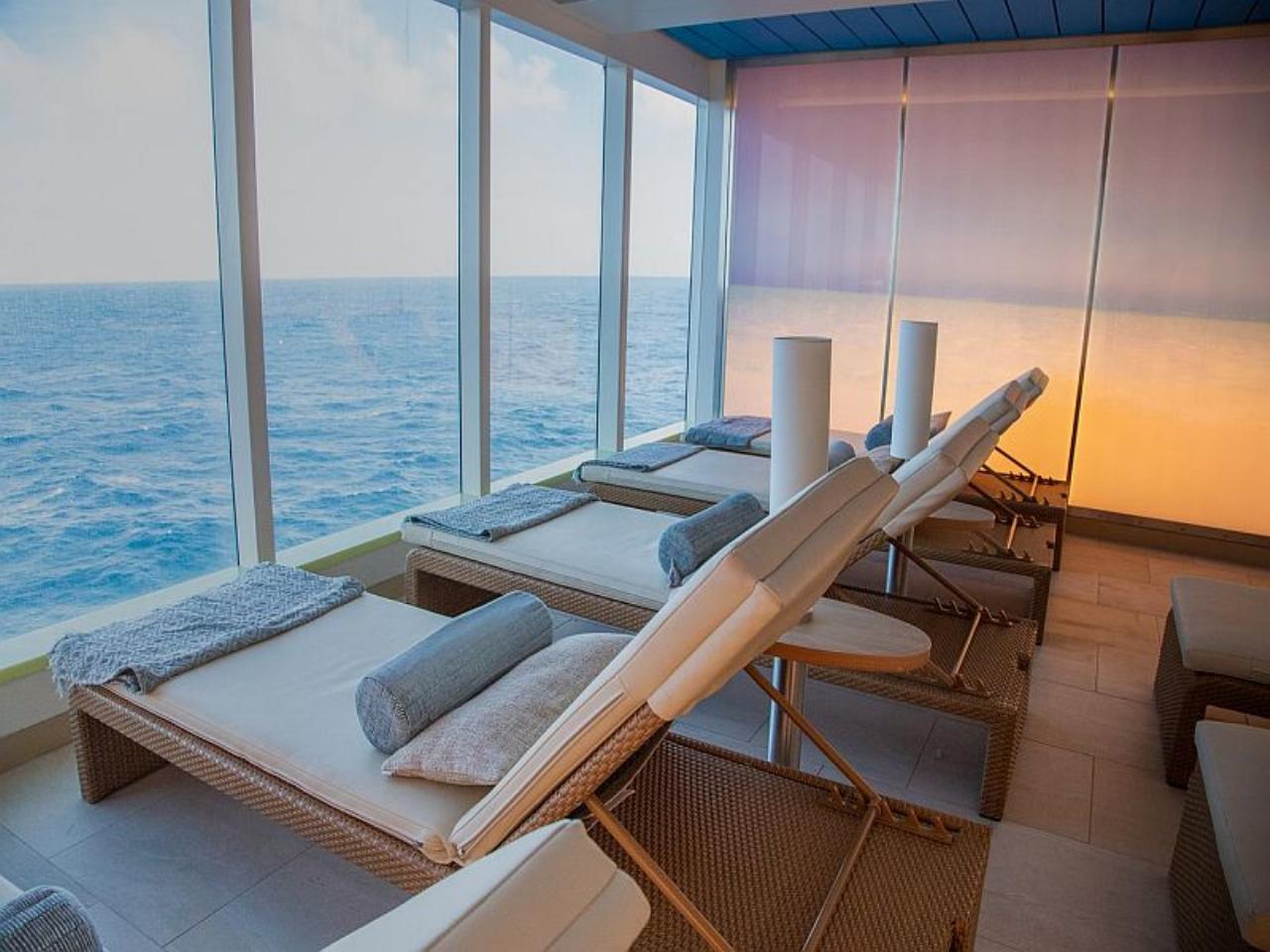 Cruises, holidays 58