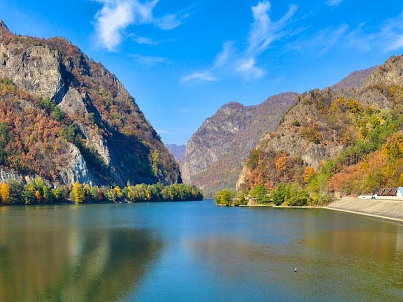 Specialist Tours, holidays 18