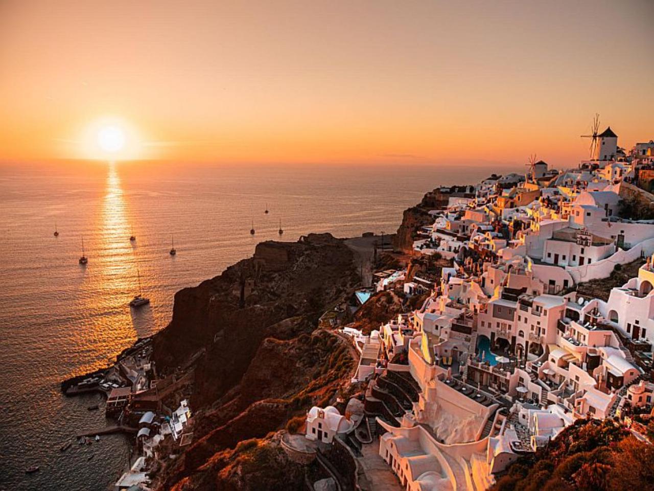 Santorini, Greece holidays 3