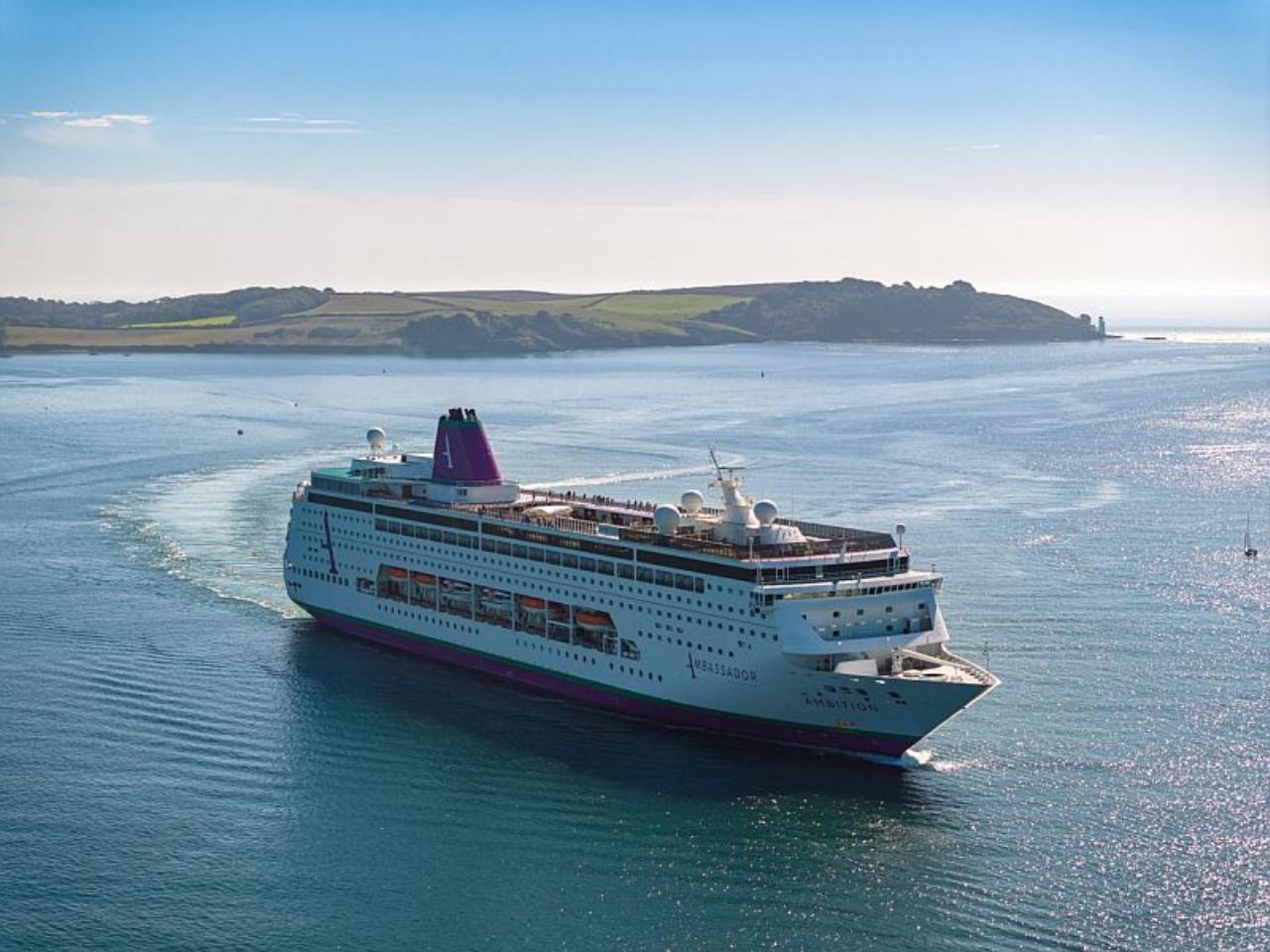 Cruises, holidays 40