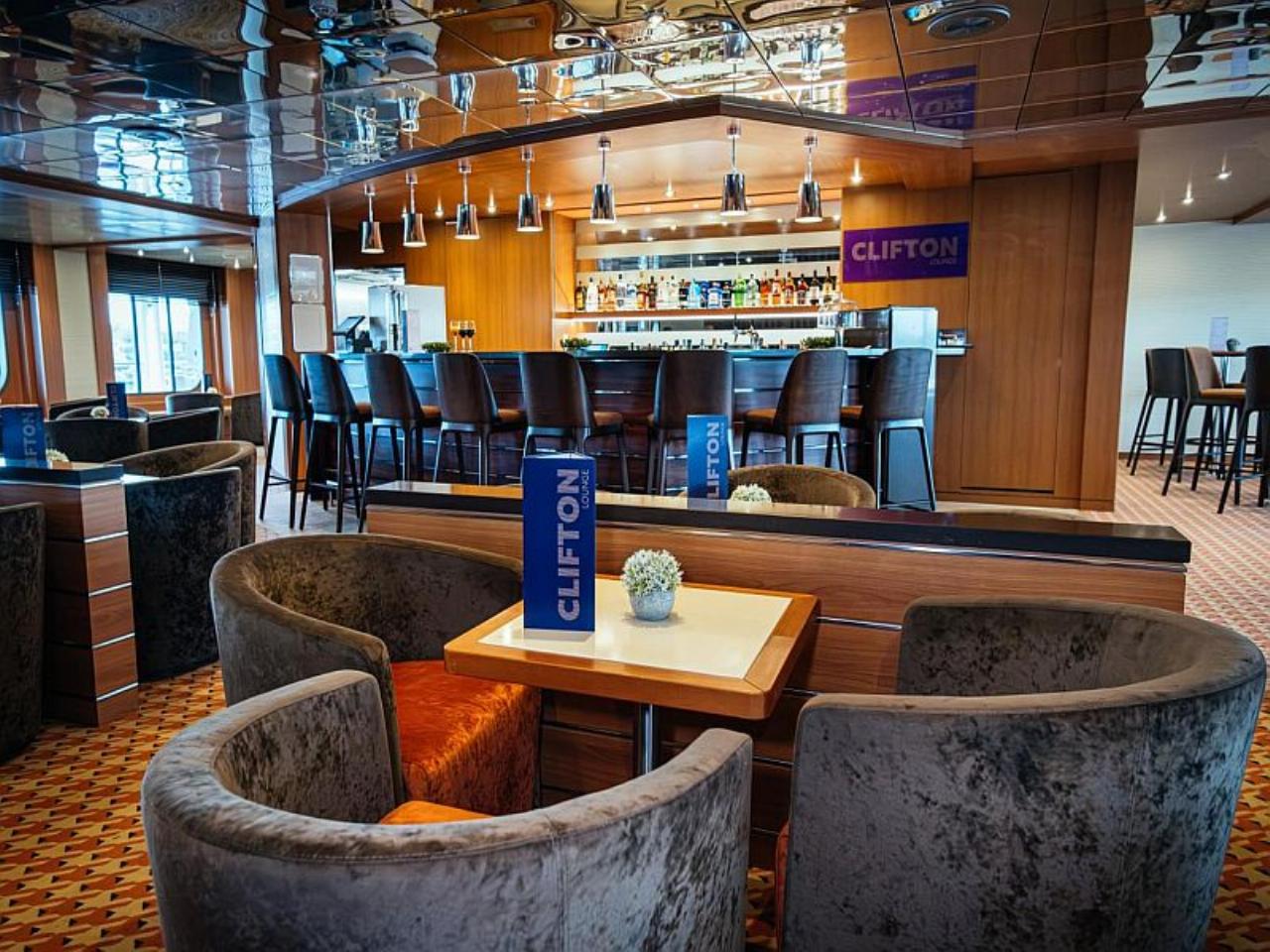 Cruises, holidays 43