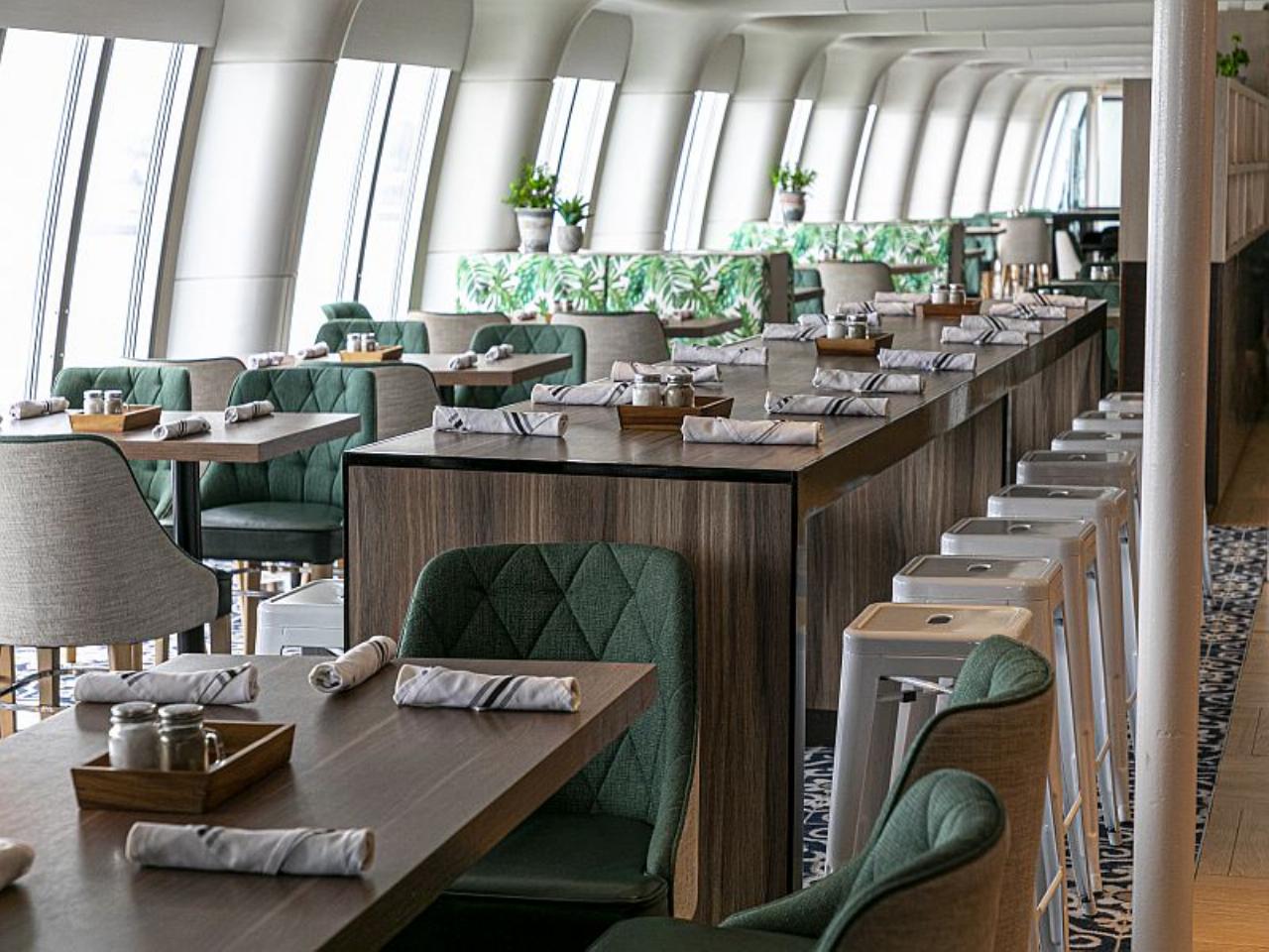 Cruises, holidays 18