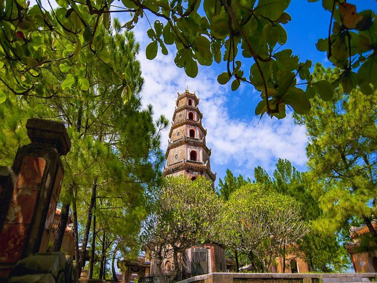 Specialist Tours, holidays 40