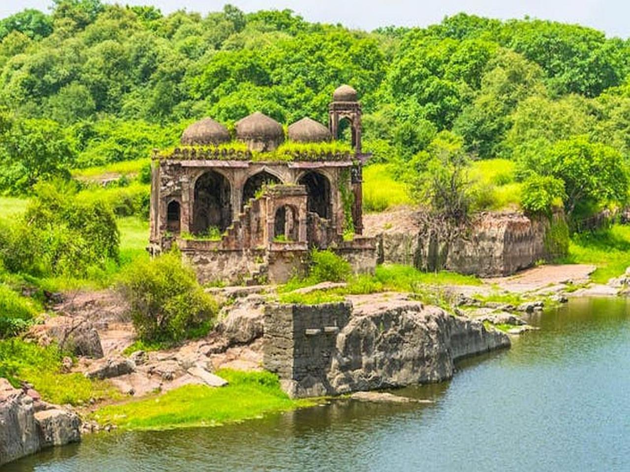 Specialist Tours, holidays 27