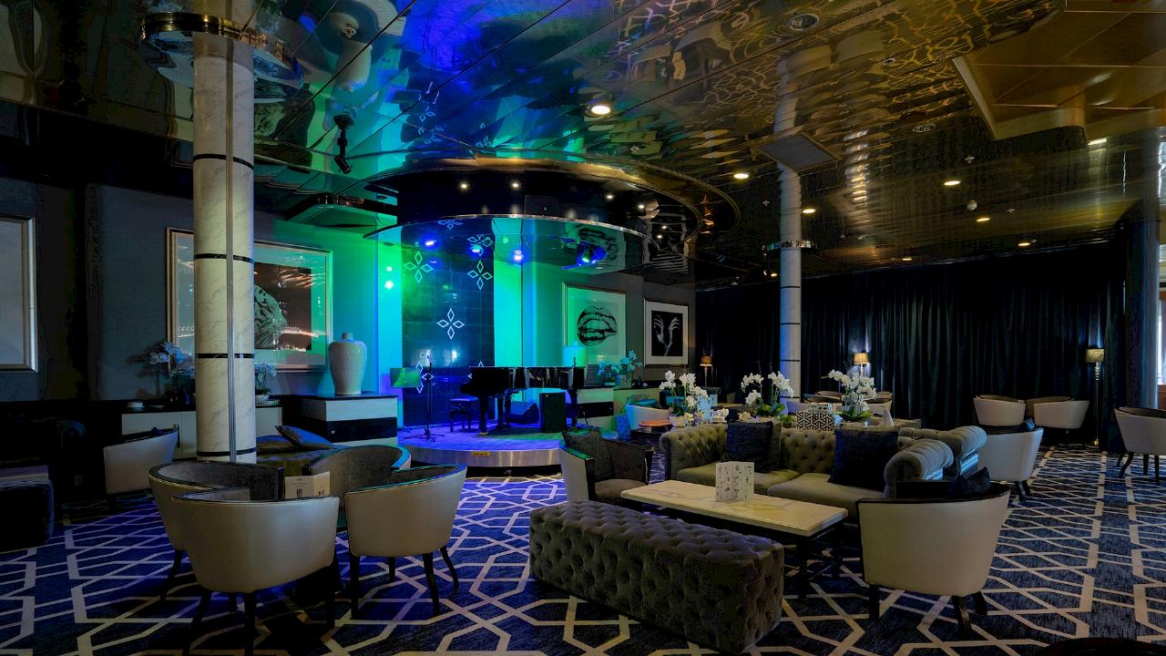 Cruises, holidays 12