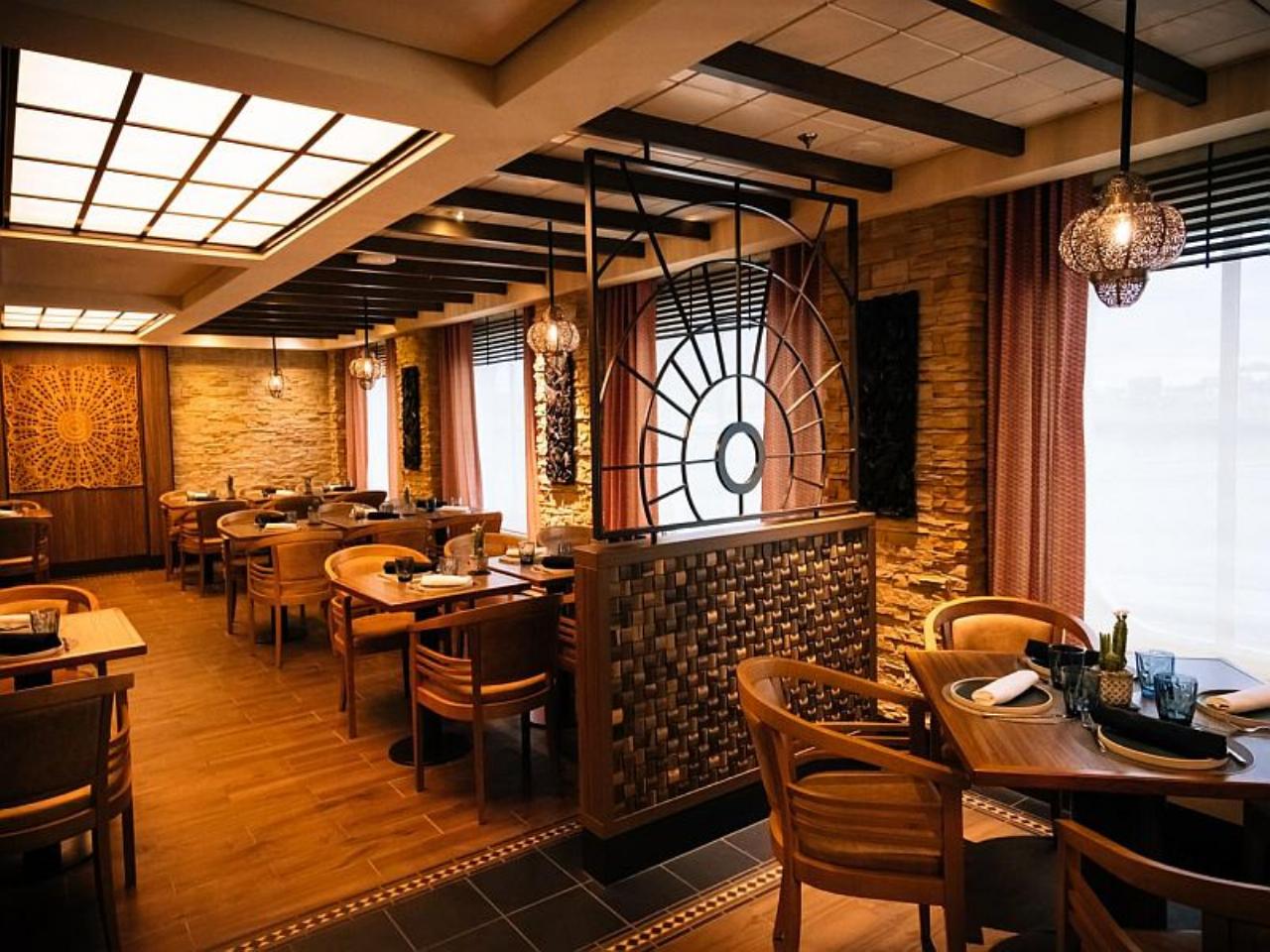 Cruises, holidays 55