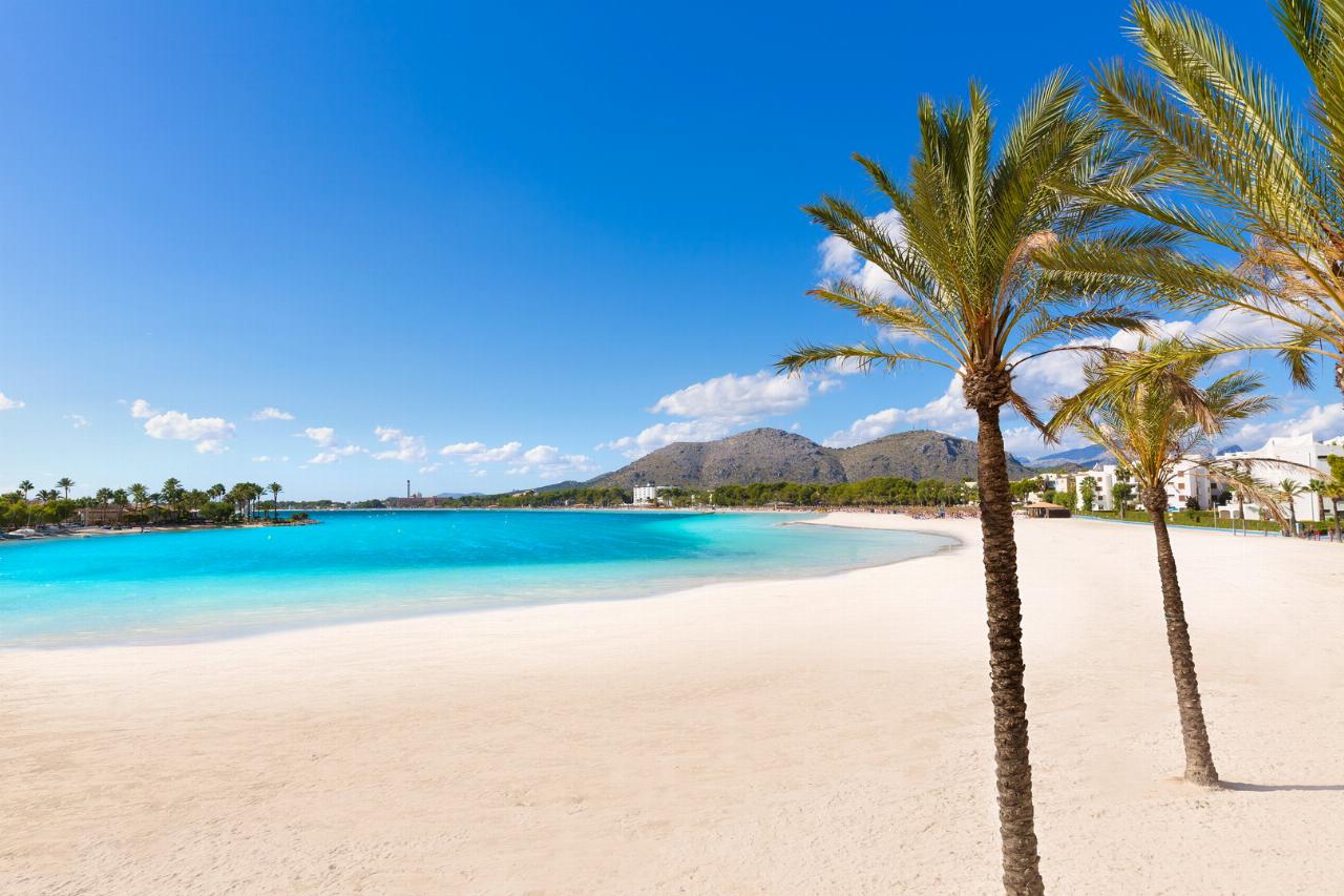 Single Holidays in Majorca Spain. Travel One