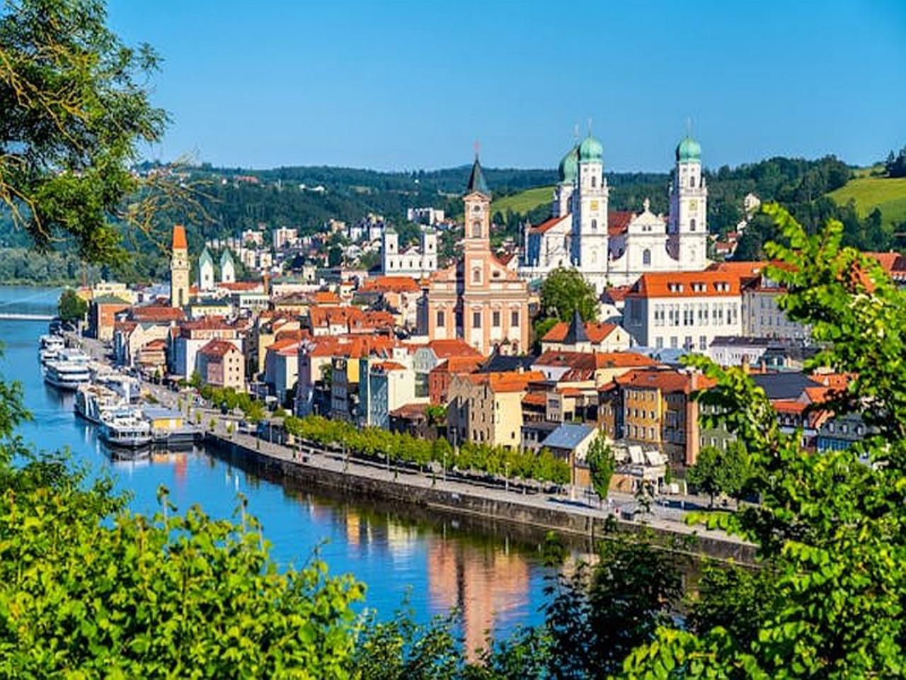 No-Fly River Cruises, holidays 16